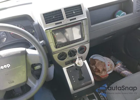 2008 Jeep Compass Sport z USA, uszkodzony, nr VIN 1J8FF47W18D632240